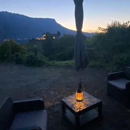 Au Calme Avec Vue Magnifique A Saint Maximin Apartment Bagian luar foto